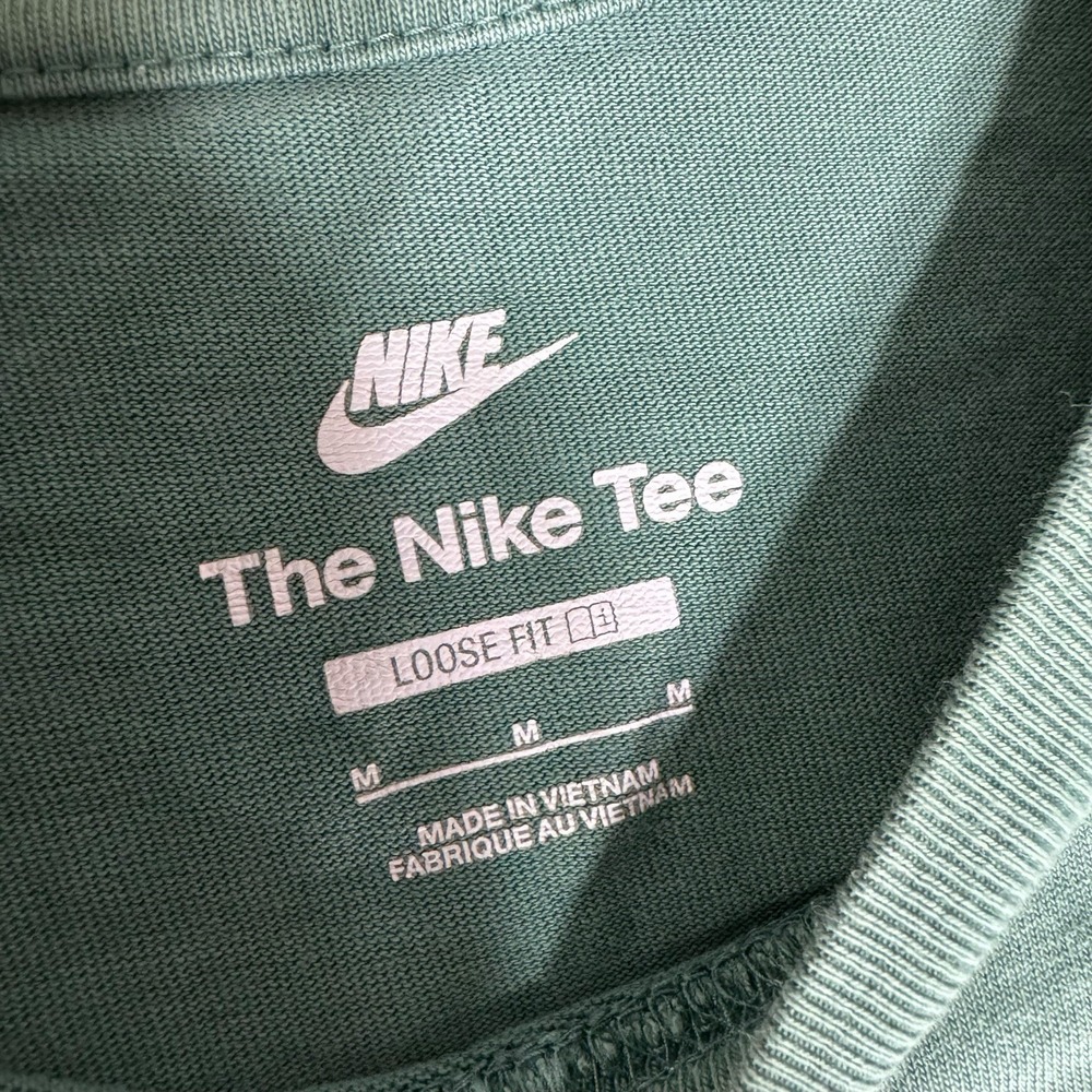 Nike Pocket Shirt Streetwear Mens Medium Green Y2K Swoosh Logo Summer Skater Tee - Picture 2 of 7